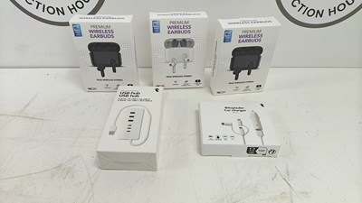 Lot 86 - Qty of earbuds and chargers