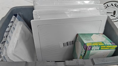 Lot 274 - Box of accessories panels