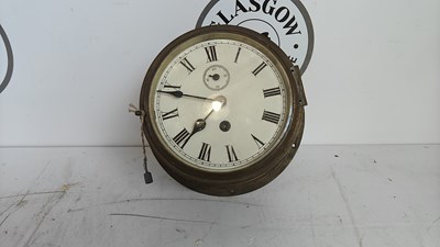 Lot 210 - Vintage heavy brass clock