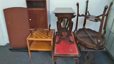 Lot 225 - Collection of occasional furniture