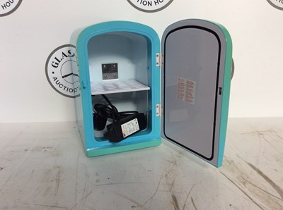 Lot 39 - Small Mini Fridge Working