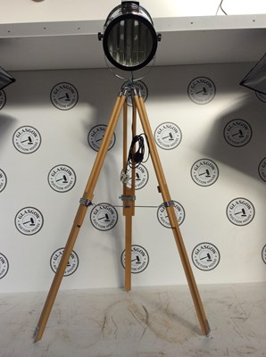 Lot 124 - Tripod lamp Tested working