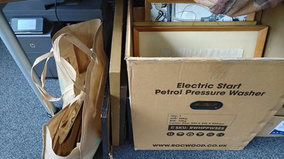 Lot 222 - Large qty of pictures