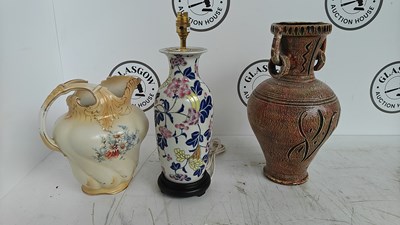 Lot 255 - 2 large vases and a lamp
