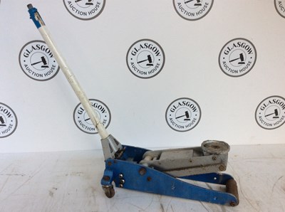 Lot 199 - Blue&white carjack