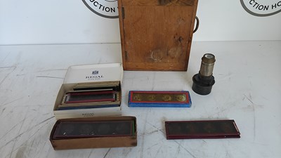 Lot 144 - Lockable wooden box containing vintage slides