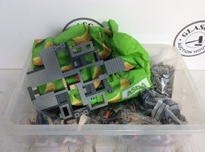 Lot 8 - Qty of Mixed Lego inc Millenium Falcon Parts