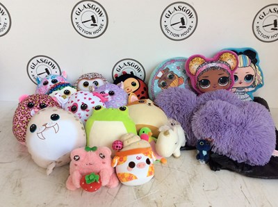 Lot 45 - Large Qty of Soft Toys & Pillows
