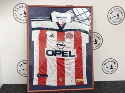 Lot 79 - Bayern Munich signed top