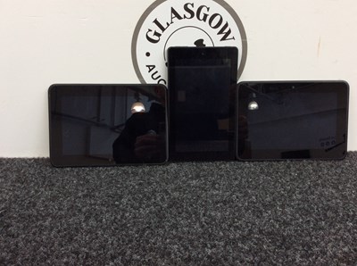 Lot 97 - 3x small tablets untested