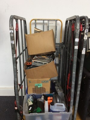 Lot 188 - Cage of diy stuff