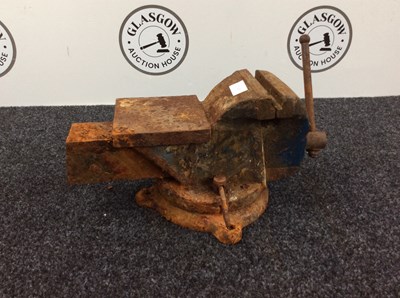 Lot 6 - Large bench vice