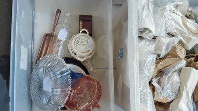 Lot 238 - 2 boxes mixed glass or ceramics