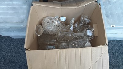 Lot 222 - 2 boxes mixed glass or ceramics