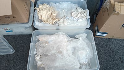 Lot 223 - 2 boxes mixed glass or ceramics