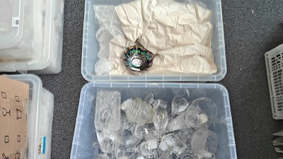 Lot 203 - 2 boxes mixed glass or ceramics