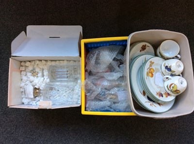 Lot 231 - Box of mixed glass or ceramics