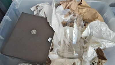 Lot 211 - Box of mixed glass or ceramics