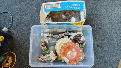 Lot 237 - 2 boxes mixed glass or ceramics