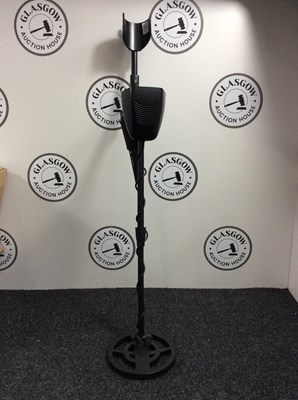 Lot 123 - Metal Detector and Metal Detecting Pointer