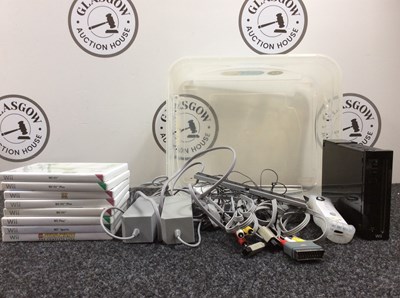 Lot 17 - Nintendo Wii Console Bundle With Games