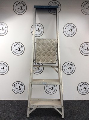 Lot 188 - 2 Tread Stepladder