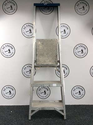 Lot 189 - 2 Tread Stepladder