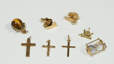 Lot 48 - Mix Lot Of 9ct Gold Charms And Pendants 21.10 Gram