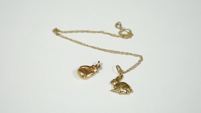 Lot 38 - 9ct Gold Chain And Pendant With Boxing Pendant 2.50 Gram