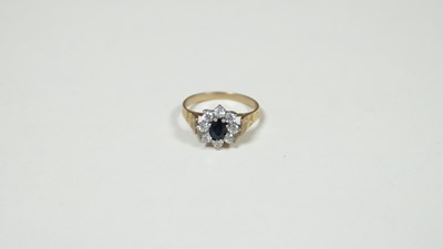 Lot 67 - 9ct Gold Cluster Ring, 2.20 Gram Size M