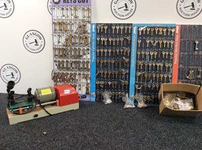 Lot 23 - Key Cutting Machine & 5 Boards Of Blank Keys