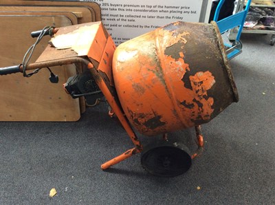 Lot 90 - Belle Mini 150 240v Cement Mixer tested working