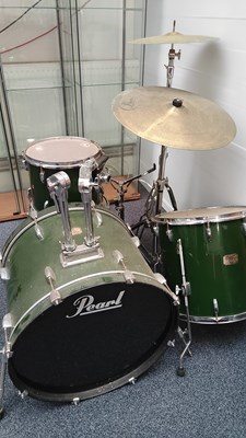 Lot 143 - Pearl drum kit incomplete