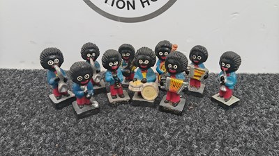 Lot 98 - Collection of Robertson musician figures