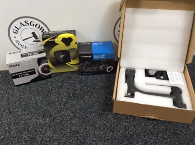 Lot 236 - Bundle of tech