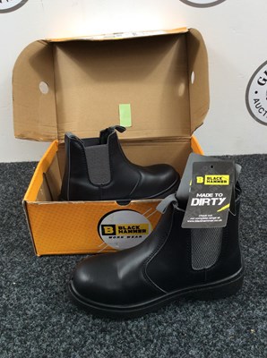 Lot 174 - Black hammer size 5 work boots