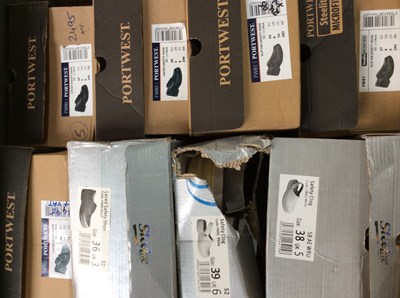 Lot 15 - Box of new safety footwear in asstd styles / sizes