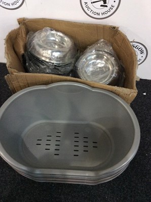 Lot 198 - Box of pet feeding bowls and pet beds