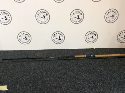 Lot 42 - Daiwa sensor-z 100sb fishing rod in carry pouch