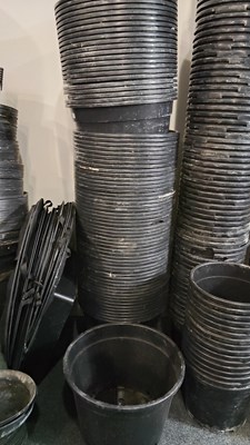 Lot 76 - Large Quantity Of approx 74 Plastic Plant Pots, Large Size - Used