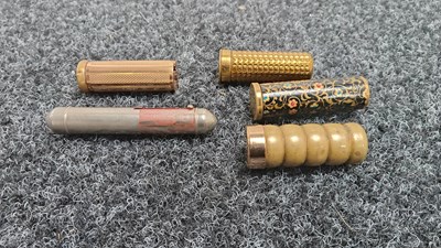 Lot 47 - 5 vintage lipsticks
