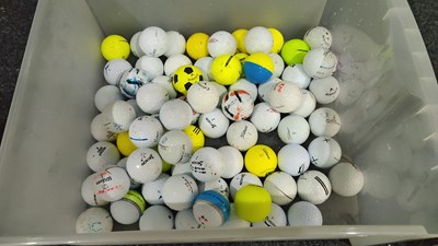 Lot 40 - Box of loose golf balls