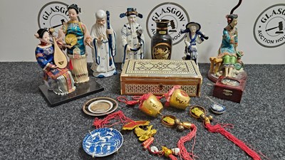 Lot 7 - Qty of oriental themed items