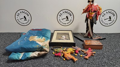 Lot 10 - Qty of oriental themed items