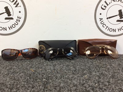 Lot 206 - 3 pairs of Ray-Ban sunglasses with 2 cases