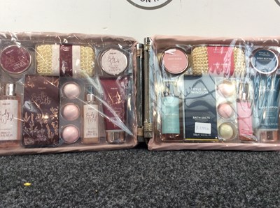 Lot 65 - 2x facial hampers-new