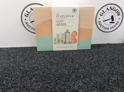 Lot 57 - The fizzy duck costswold spa set-new