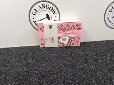 Lot 119 - The ritual of Sakura gift set