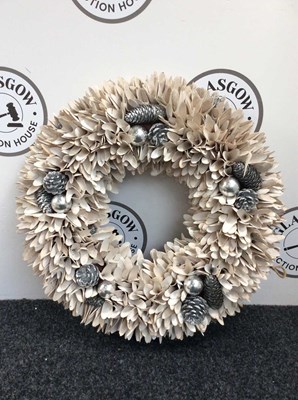 Lot 138 - 58cm Deluxe Handcrafted Christmas Wreath - New