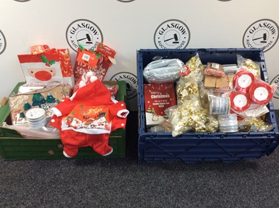 Lot 44 - Qty of Christmas Decoration & Wrapping Materials Including 8 Tree Skirts, 10 Foil Curtains, - New